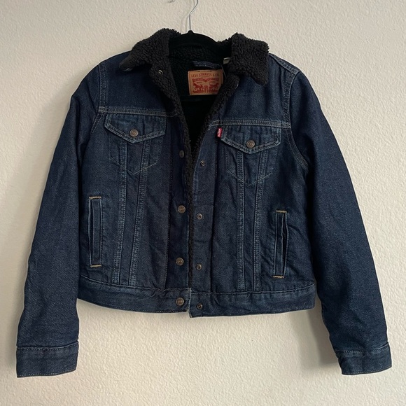 LEVI’S Sherpa Trucker Jacket in Evening Dark Wash | Size XS - Picture 2 of 5